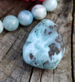Larimar vrtaný valounek